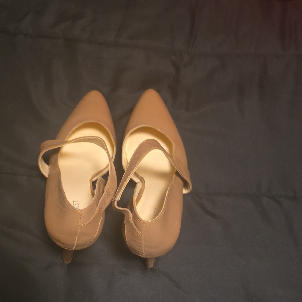 Nine West Tan Heels - Picture 2 of 2